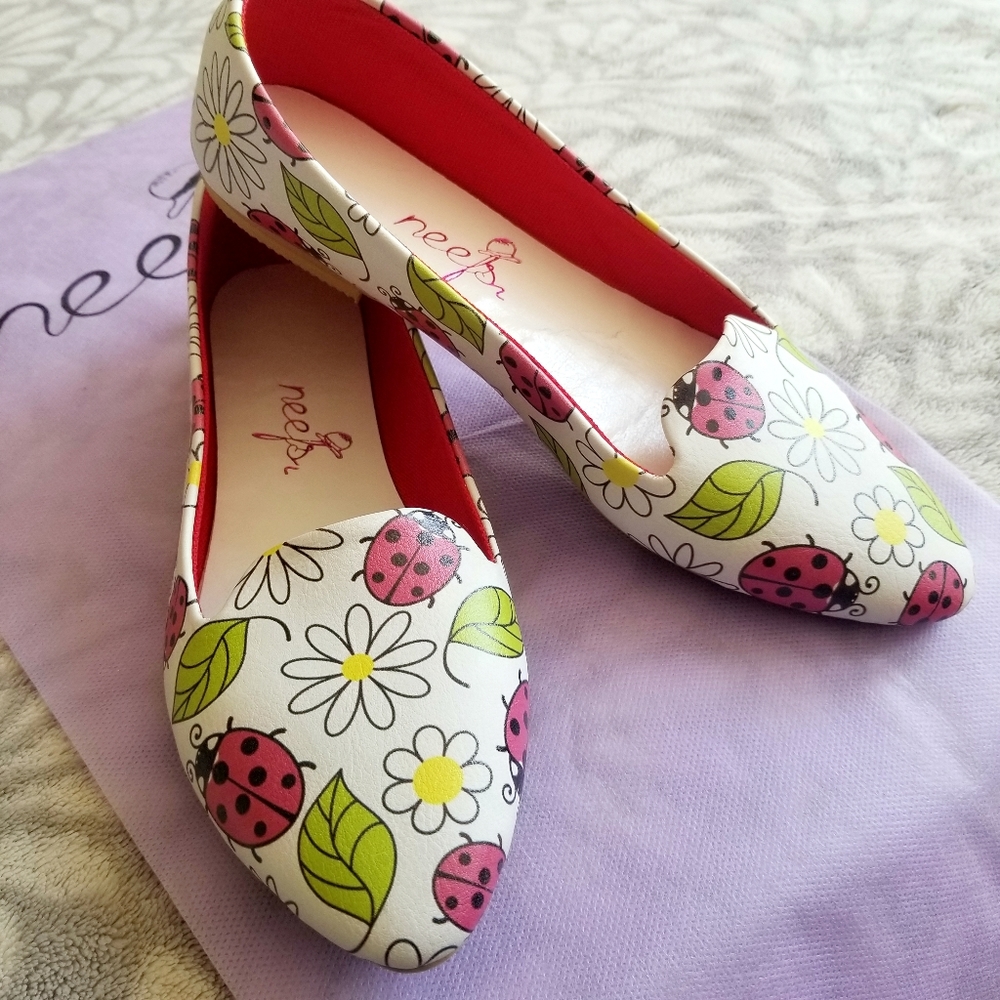2/$30! Neefs Ladybug Daisy Printed Flats
